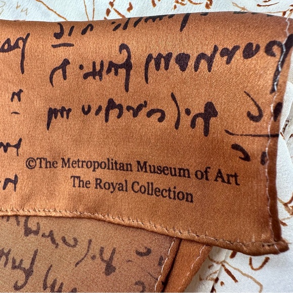 Metropolitan Museum of Art Leonardo da Vinci VTG Silk Drawings Notes Scarf - Picture 16 of 16